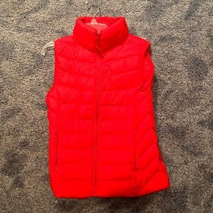 Aqua Down Packable Puffer Vest in Red